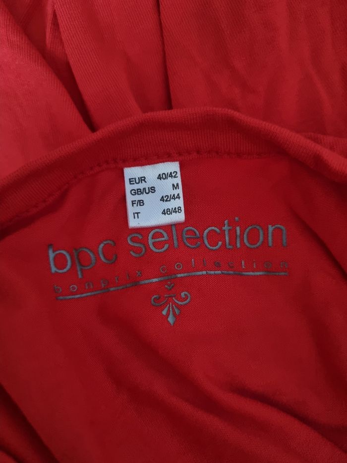 T-shirt rouge à épaules dénudée 42-44 - photo numéro 6