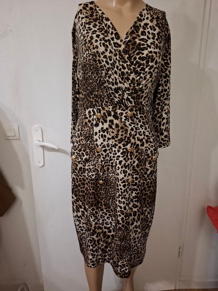 Robe léopard joseph ribkoff taille 36 en très bon état - photo numéro 2