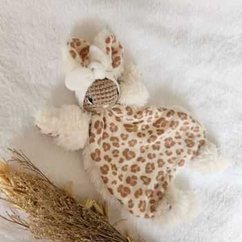 Doudou lapin plat léopard ultra doux écru 
