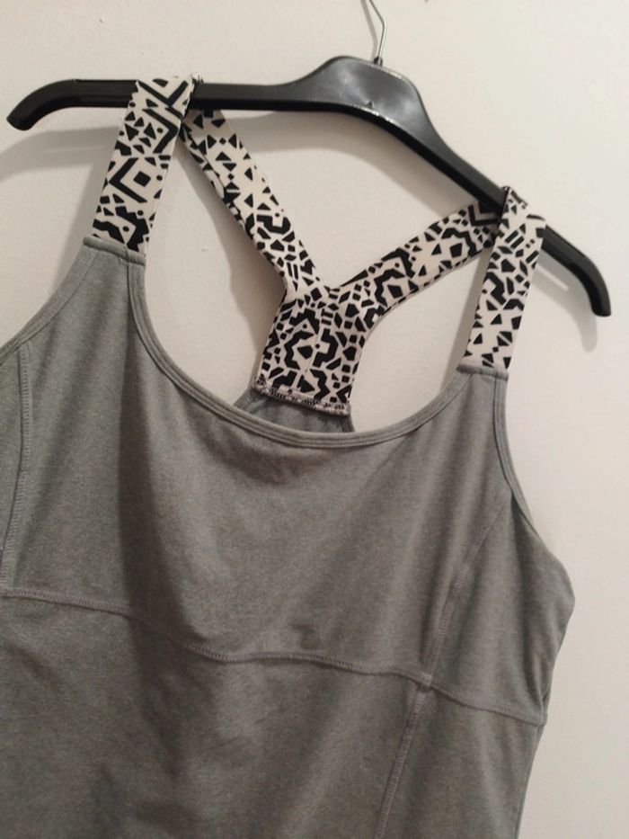 Tee-shirt manches courtes débardeur femme sport - photo numéro 3