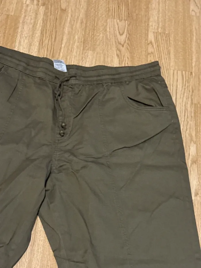 Pantalon taille 58 kaki très souple cordon à la taille - photo numéro 2
