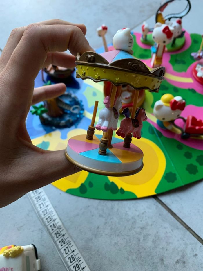 Gros jouet manège hello kitty superbe qualité des detail - photo numéro 4