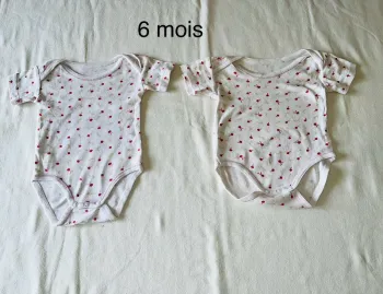 Lot bodies 6 mois