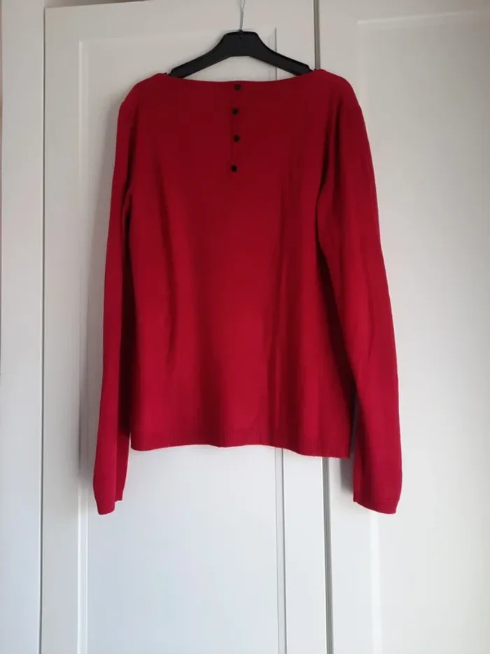 Pull rouge - photo numéro 3