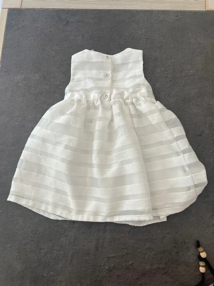 Robe blanche 18 mois - photo numéro 5