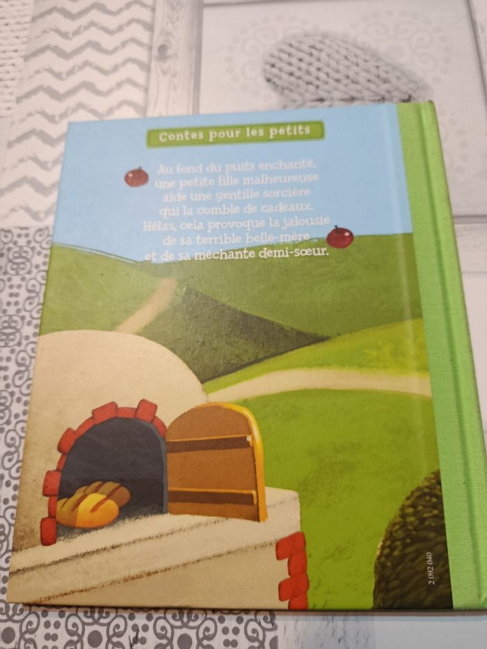 Livre "Le puits enchanté" - photo numéro 2