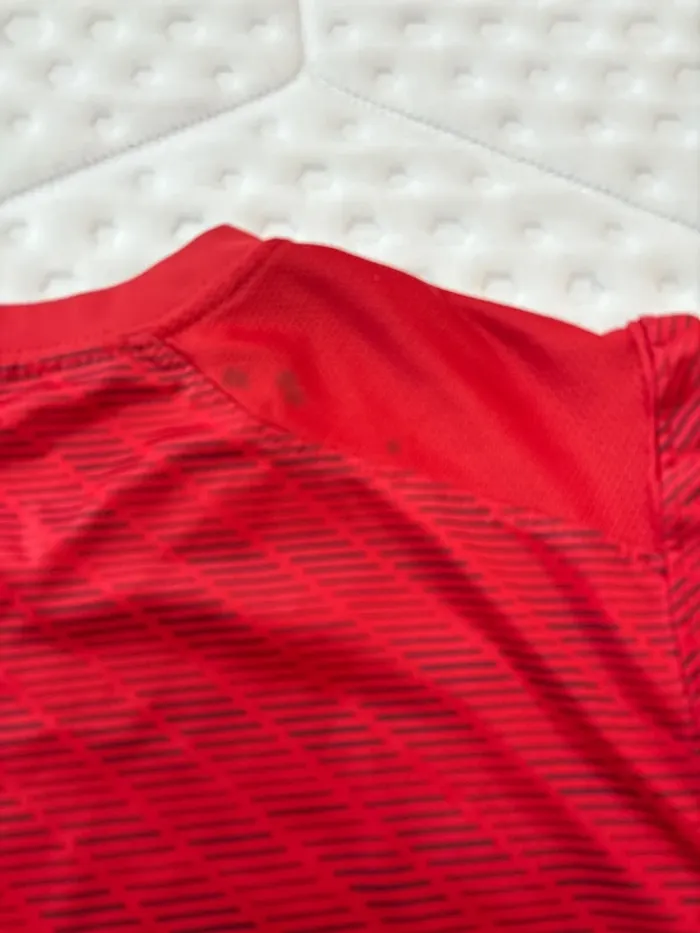 T-shirt de sport pour homme Nike taille S avec défaut bordeaux - photo numéro 7