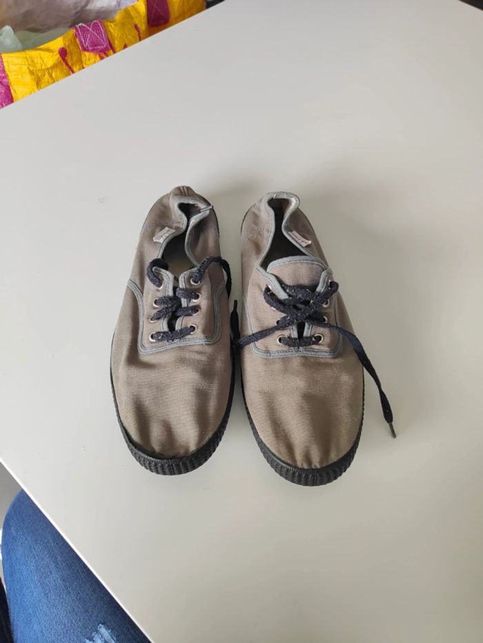 Chaussure en toile