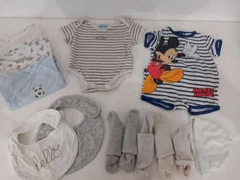 Lot bébé 1 mois
