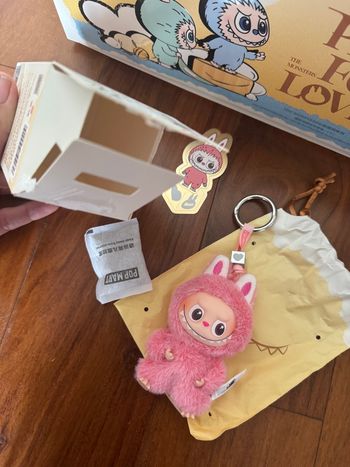 Labubu pin for love cœur secret