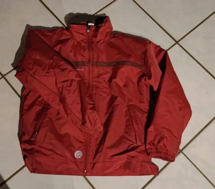 Veste rouge queshua rouge 12 ans