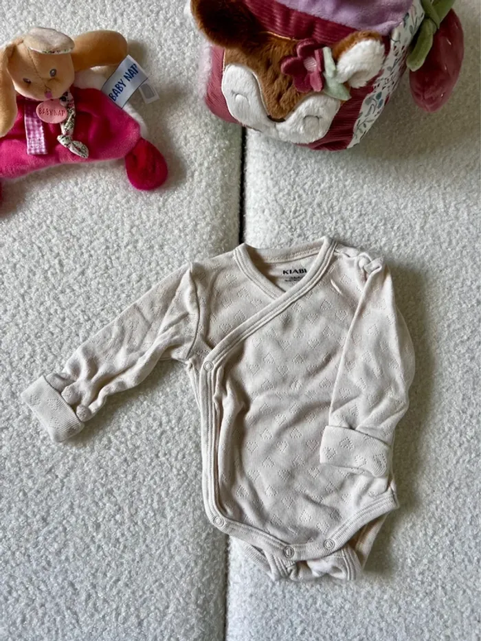 Lot 3 bodies Kiabi et Mots d’enfants 3 mois - photo numéro 2