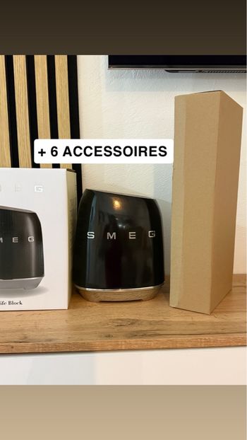 Coffret Smeg bloc + couteaux inclus tout neuf