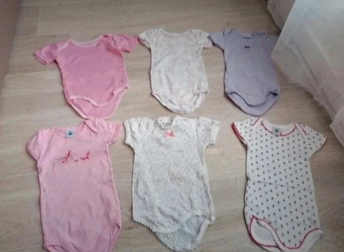 Lot 6 bodies Petit Bateau 12 mois