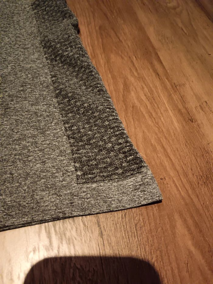 Débardeur de sport Kiabi taille M (36/38) - photo numéro 3