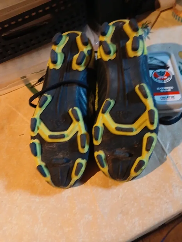 Chaussure football T36 - photo numéro 3