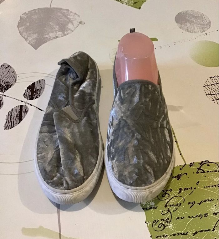 Paire de chaussures velours gris taille 38