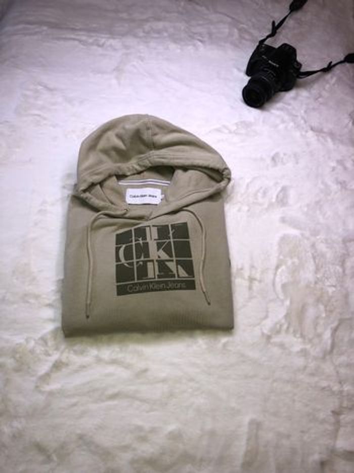 Pull homme Calvin Klein, vert, très bon état taille M