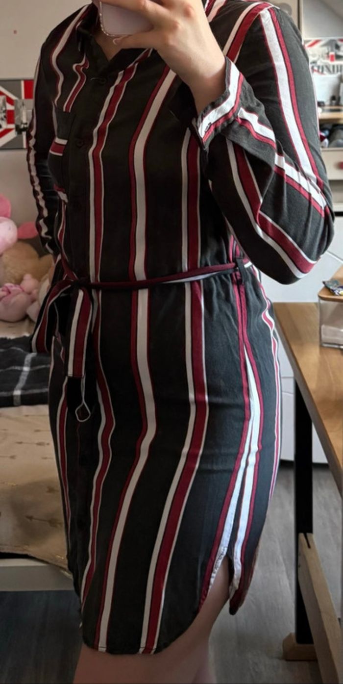 Robe ceinturée à rayures Taille M - photo numéro 2
