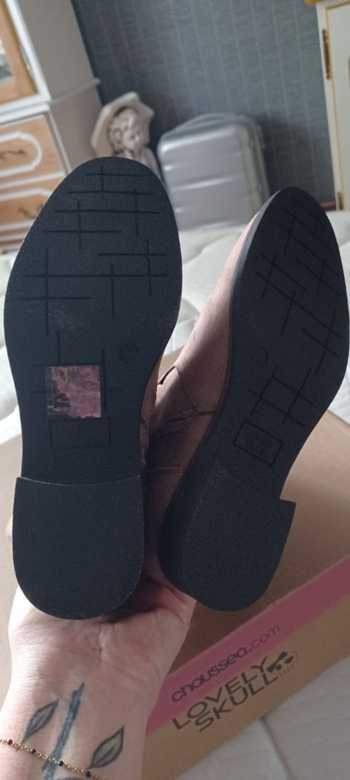 Très jolie mini bottes fille Pointure 32 - photo numéro 7