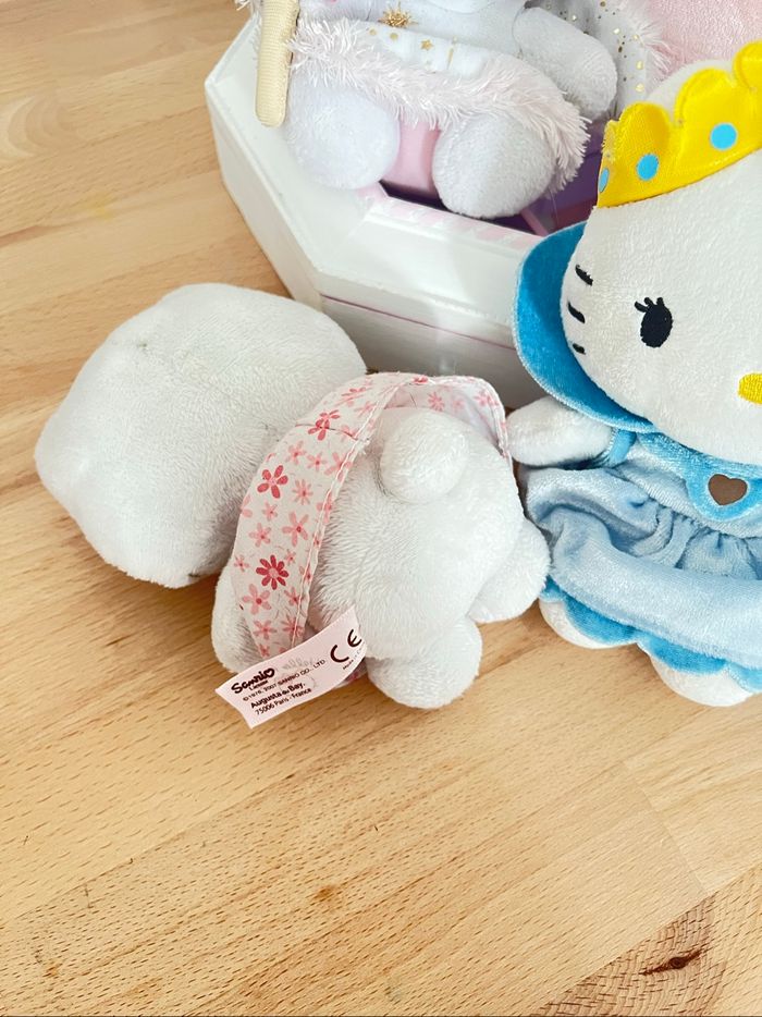 Lot  5 peluches hello Kitty - photo numéro 5