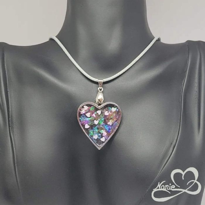 Pendentif en résine cœur !! 💕