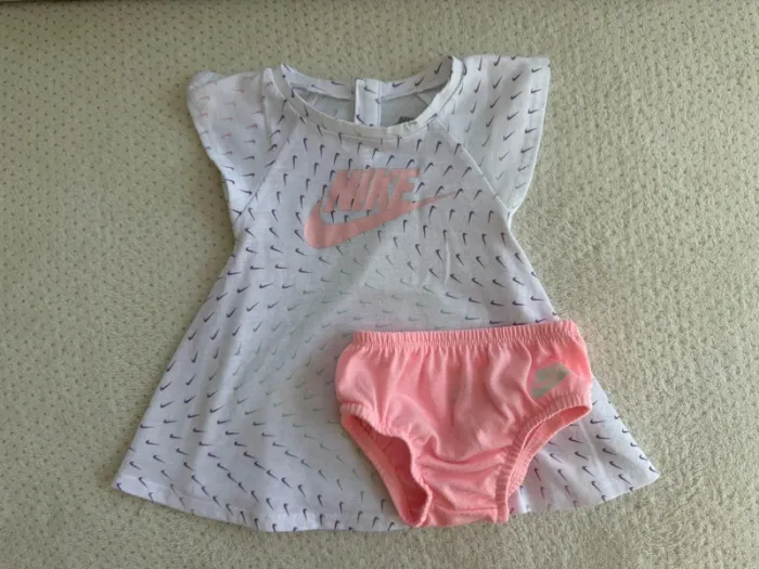 Robe Nike