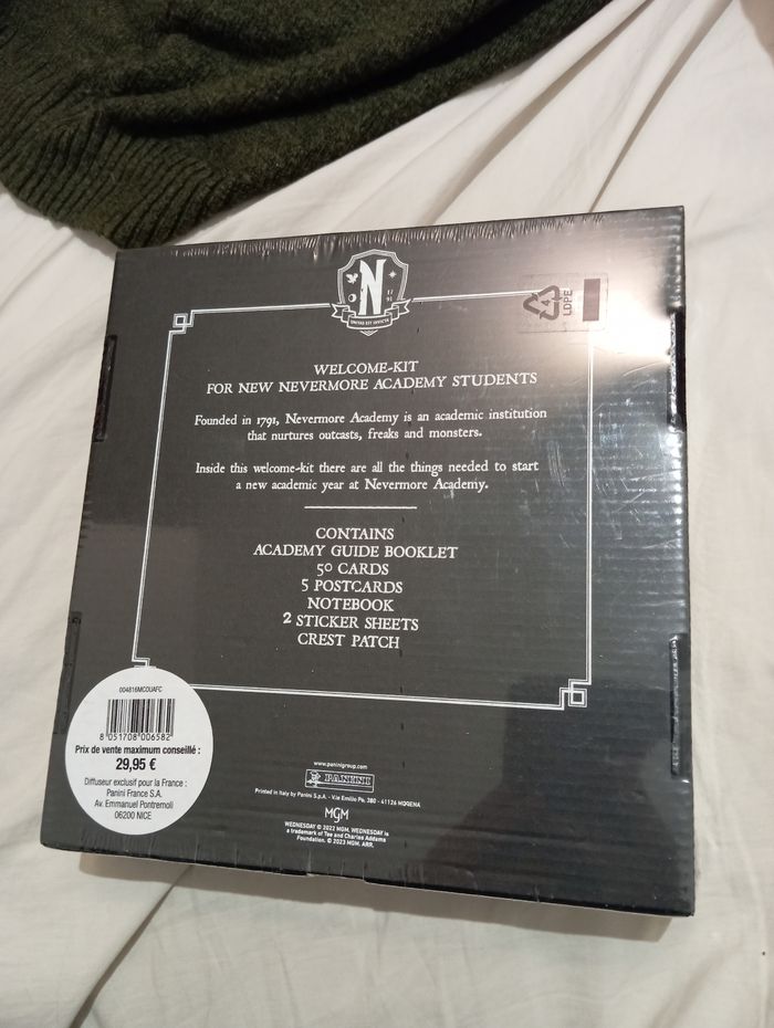 Coffret Panini collector Mercredi Addams - photo numéro 2