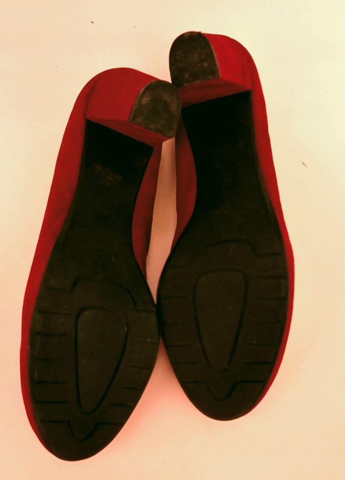 Escarpins rouges velours - photo numéro 4