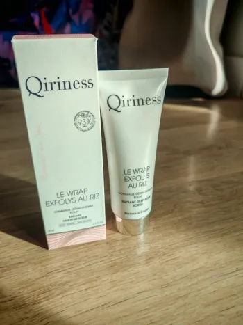 Gommage qiriness avec grains visage wrap exfolys au riz