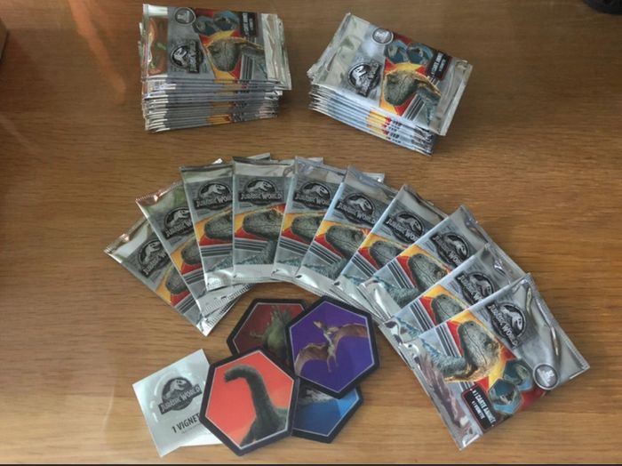 Lot 100 cartes animées Jurassic World