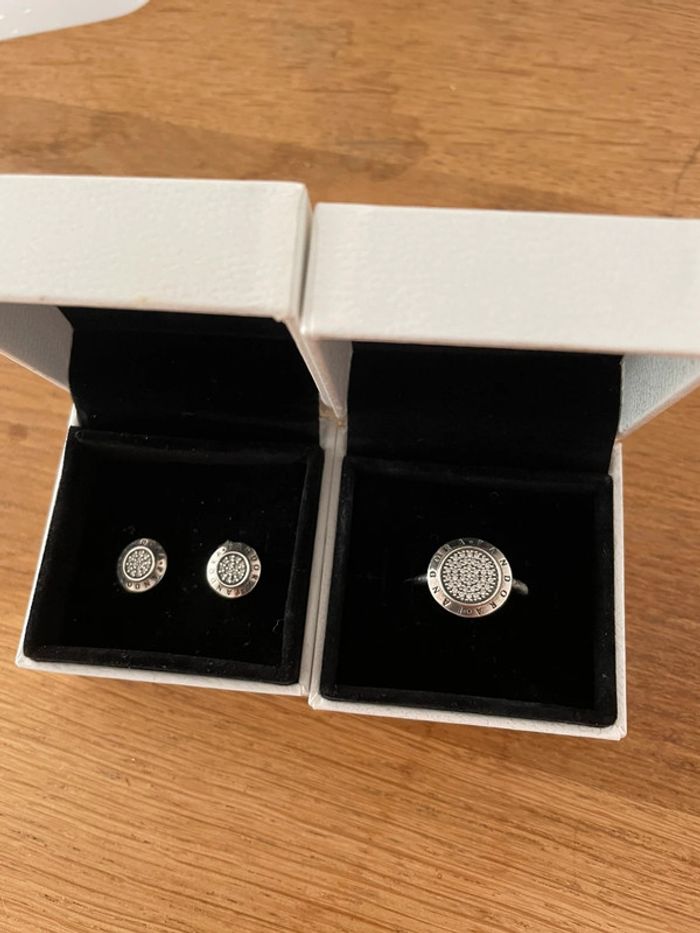 Pandora - bague taille 52 et puces d’oreilles