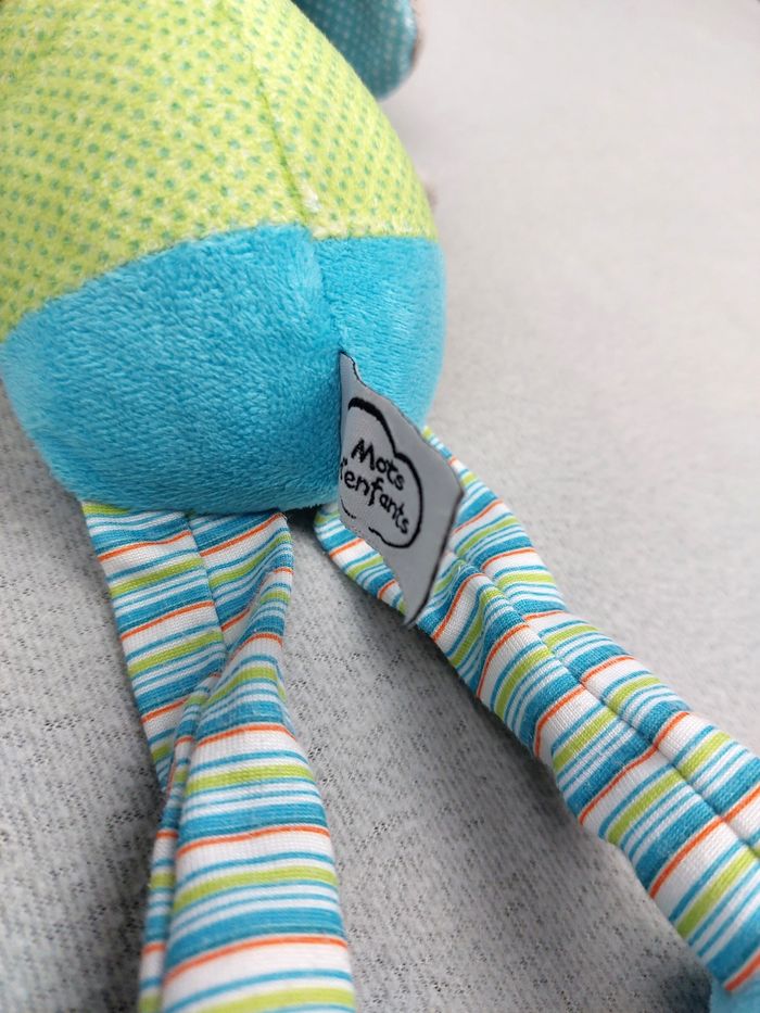 Doudou peluche chien vert bleu MOTS D'ENFANTS écharpe orange chat 30 cm Leclerc - photo numéro 3