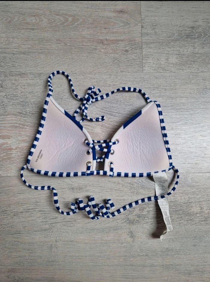 Haut de maillot de bain Calzedonia 36
Rembourré
Rayé bleu et blanc - photo numéro 4