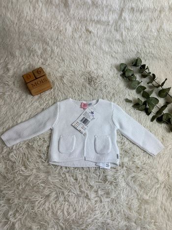 🧸 Gilet blanc en tricot Chicco – Taille 6 mois