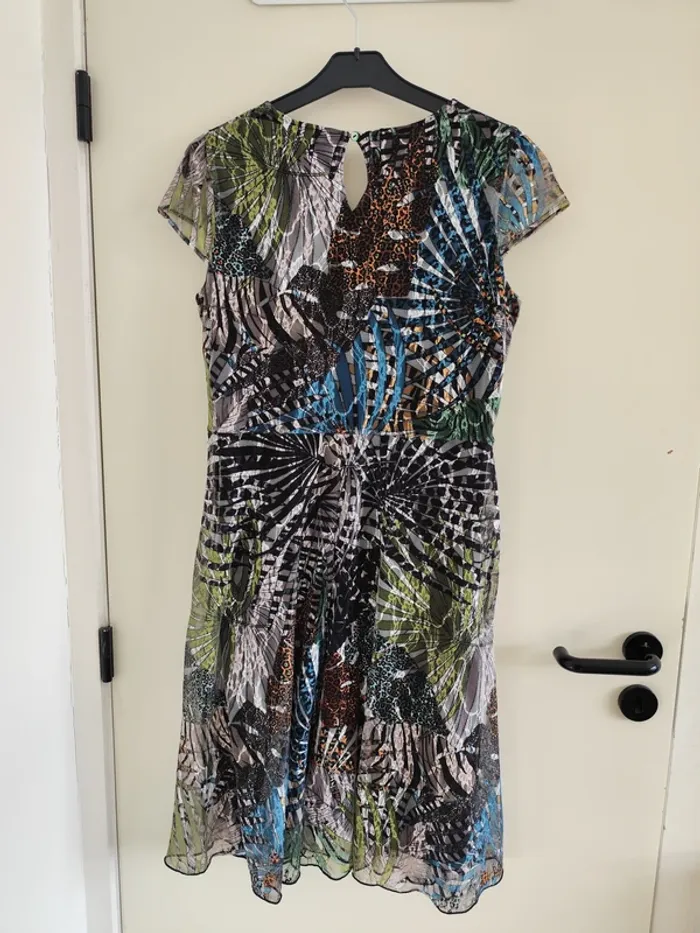 Belle robe d'été évasée Pause Café motifs jungle 38 très bon état - photo numéro 7