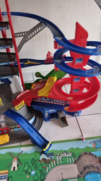 Garage city majorette