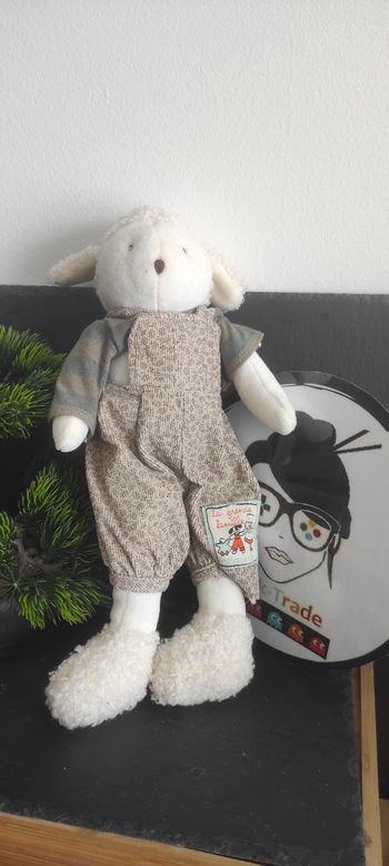 Moulin Roty La grande famille Peluche Albert le mouton blanc gris salopette 30 cm