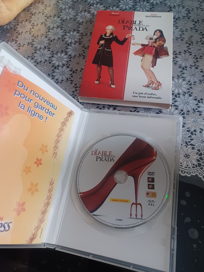 Dvd le diable s habille en parada très bon état - photo numéro 3