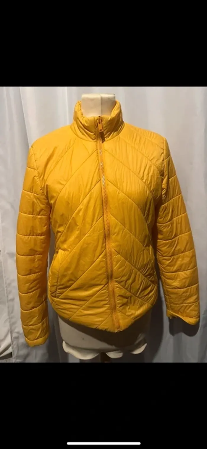 Manteau jaune