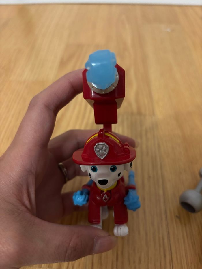 Lot figurines pat patrouille avec sac à dos/lanceur - photo numéro 4