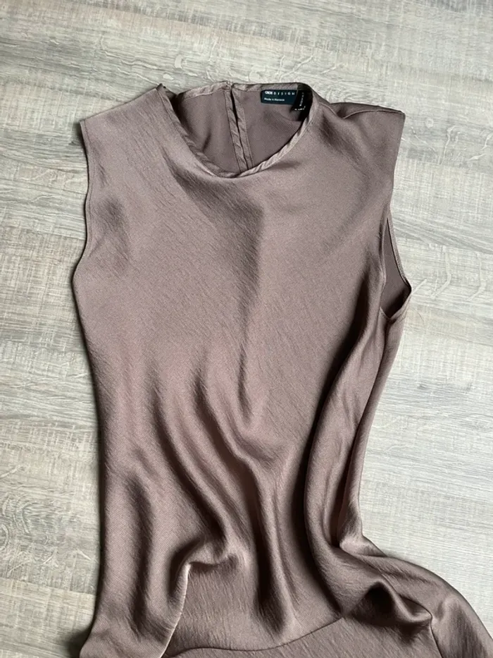 Robe satinée - photo numéro 3