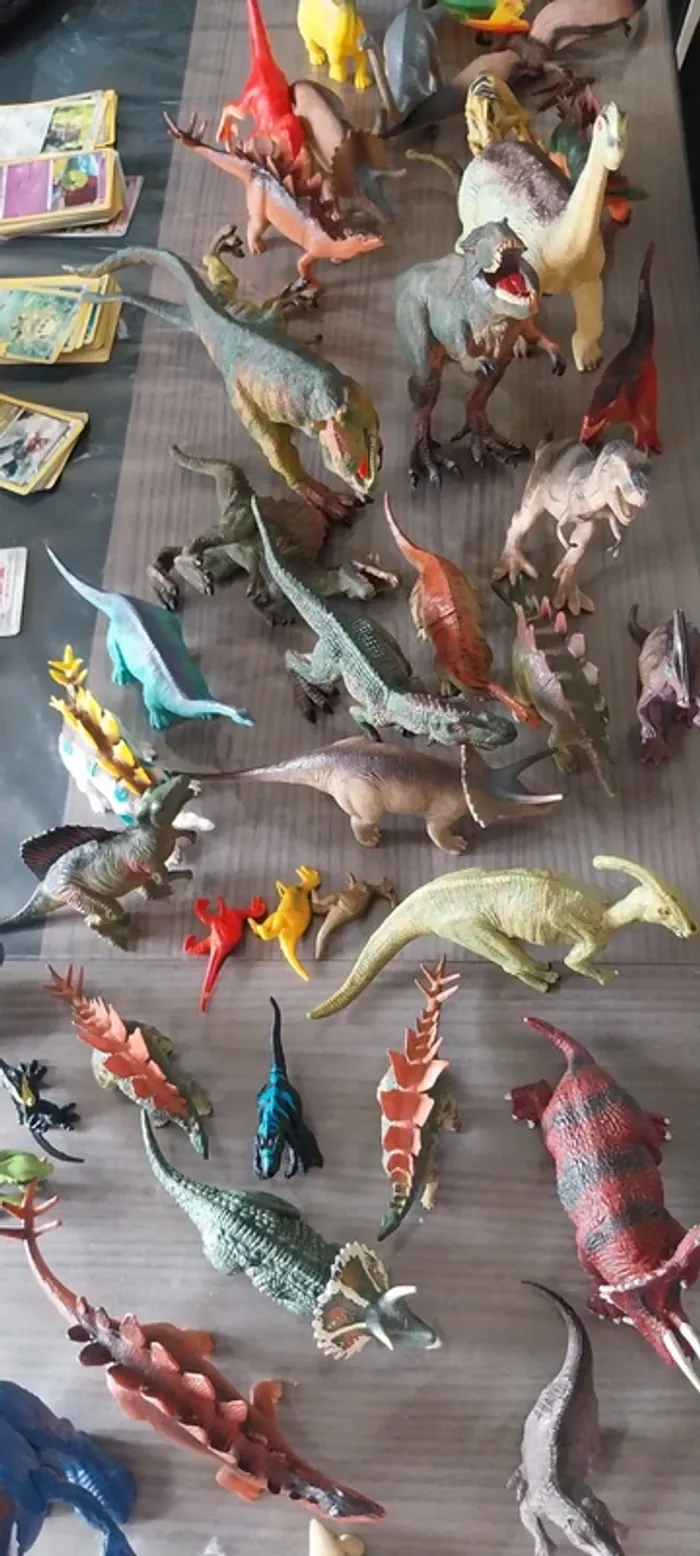 Lot de dinosaures. Une 40aine en excellent état voir neufs. - photo numéro 7