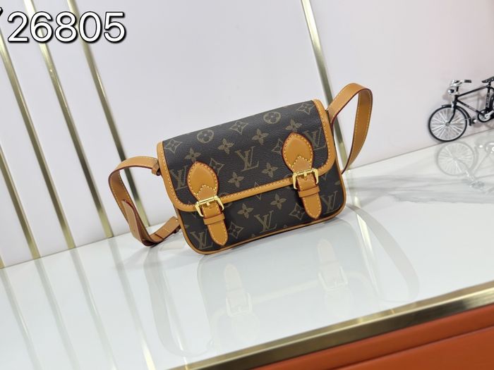 Louis Vuitton Monogram Archive  M26805