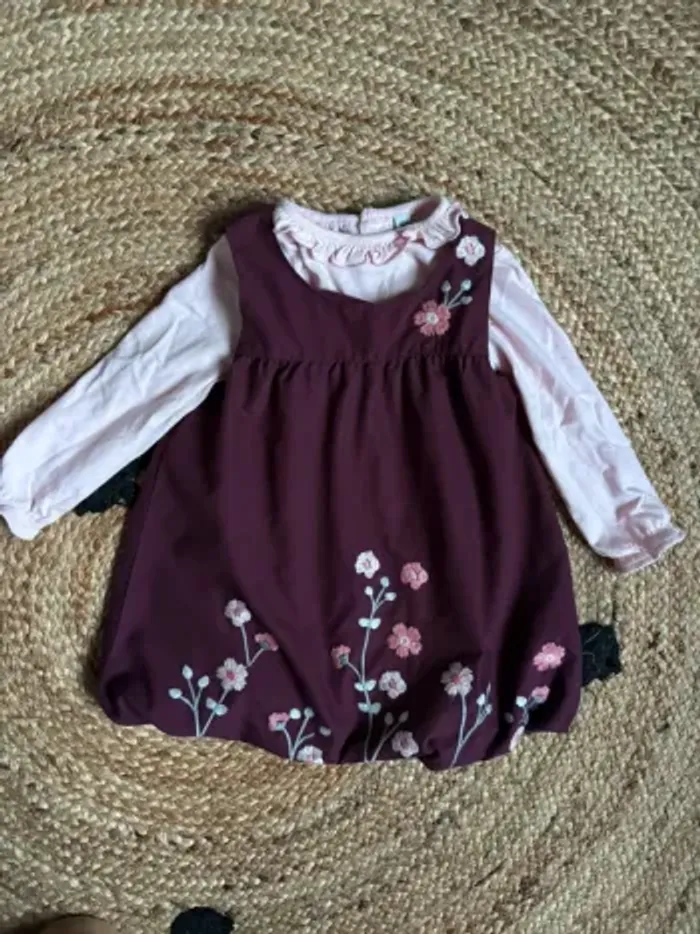 Ensemble 2 pièces 18 mois robe t-shirt parfait état - photo numéro 1