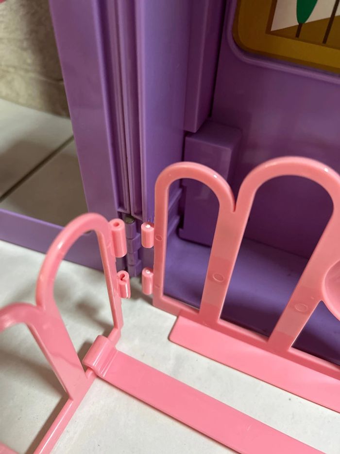 Poupée avec sa valise - photo numéro 7