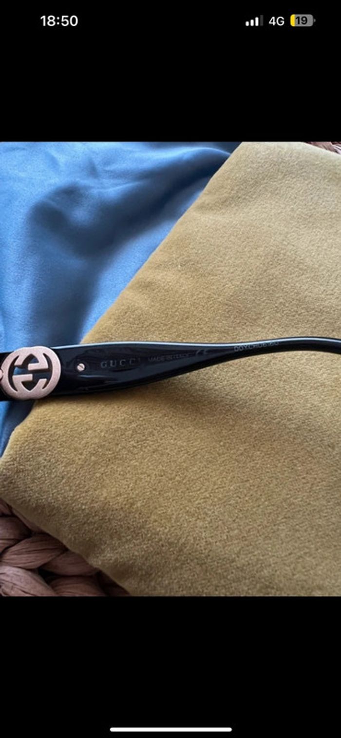 Lunettes de soleil Gucci noires - Logo doré - photo numéro 6