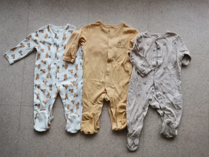 Lot 3 pyjamas 9/12mois winnie l'ourson léger