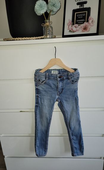 Jeans skyni