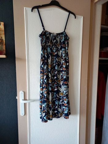 Robe d'été fleurie à fines bretelles